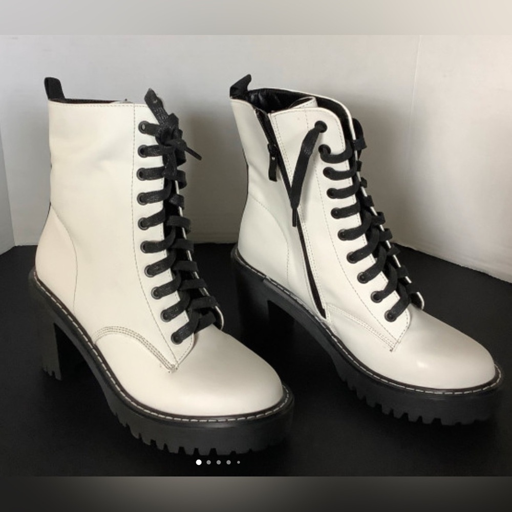 Women’s White Lace-Up Chunky Combat Ankle Boots. Sz 7.  Never worn.